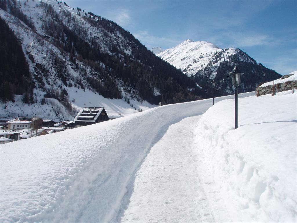 App./Pension Haus Wiesenheim Sankt Anton am Arlberg Buitenkant foto